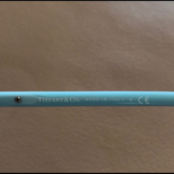 Sophisticated Tiffany sunglasses - Picture 4 of 4